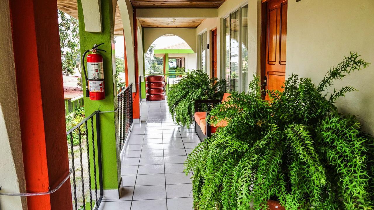 Hotel Las Flores Fortuna La Fortuna Ngoại thất bức ảnh